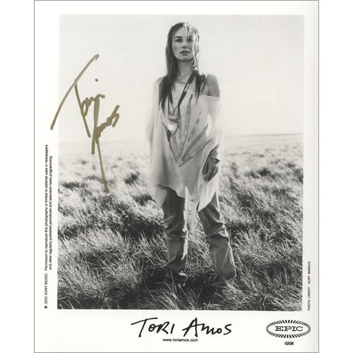 Tori Amos Scarlet's Walk - Autographed photograph US TORPHSC520261