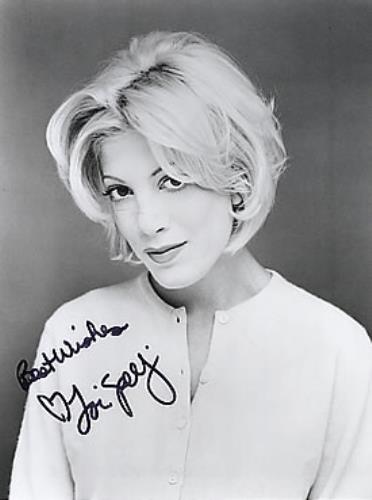 Tori Spelling Autographed Publicity Photograph photograph US TS4PHAU264634