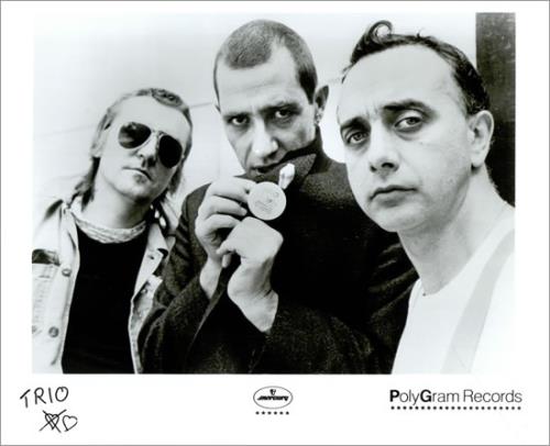 Trio Trio & Error media press pack US TRIPPTR466440