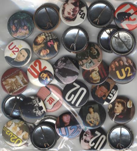 U2 Collection Of Thirty Badges (1) memorabilia UK U-2MMCO338831
