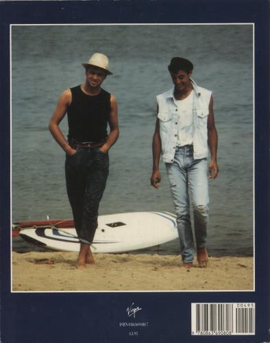 Wham The Official Biography book UK WHABKTH176841