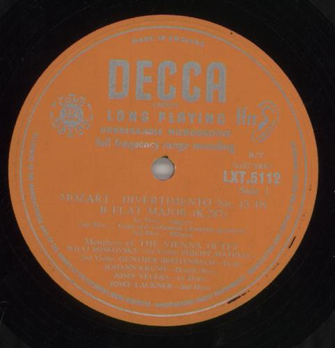 Wolfgang Amadeus Mozart Mozart: Divertimento No. 15 In B Flat Major K. 287 vinyl LP album (LP record) UK WZMLPMO862259